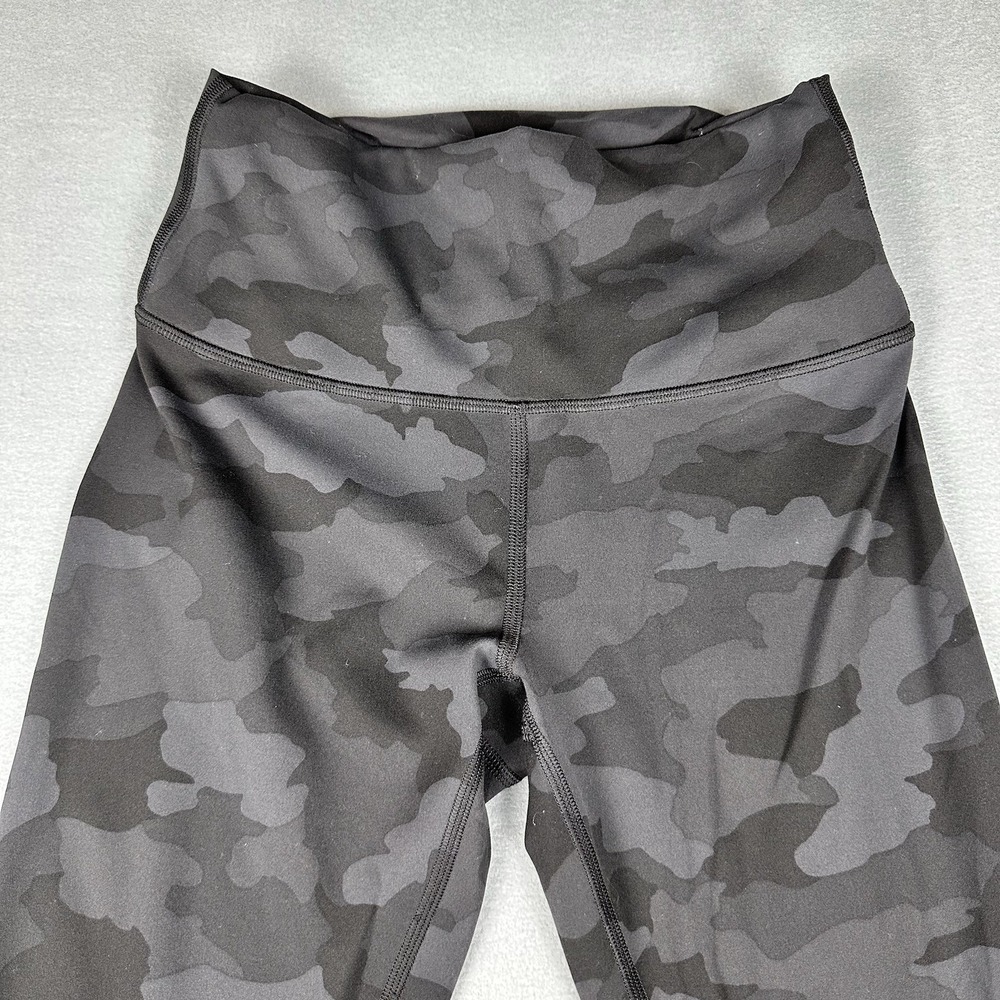 Lululemon Leggings Womens 6 Black Grey Camo Excellent High Rise Crop W6BFBS - Picture 2 of 16